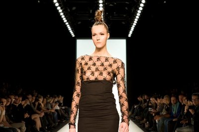 Mode Marke Luft: Im Januar 2011 präsentierte Irene Luft ihre erste Kollektion mit Plauener Spitze.