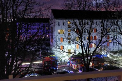 Wegen eines Wohnungsbrandes kam es am Freitagabend zu einem Feuerwehreinsatz auf dem Freiberger Wasserberg.