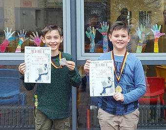 Ben Härtel (rechts) und Maximilian Kautz freuten sich über Gold und Silber in der Altersklasse U12.