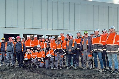 Fachkräfte von vier Kreutzpointner-Schwesterfirmen sind in Cottbus im Einsatz.