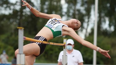 Hoch hinaus: Elizabeth Sagi vom Freiberger PSV hat bei den nationalen Jugendmeisterschaften in Rostock mit übersprungenen 1,68 m Platz 14 in der Altersklasse U 18 belegt. An der nächsten Höhe war sie nur ganz knapp gescheitert. 