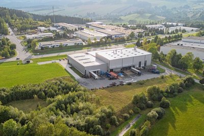 Als neuen Standort im Erzgebirge hat die Firma Wellner und Höfer das Areal unmittelbar an der Ladezone der Firma Osteks im Elterleiner Gewerbegebiet ins Auge gefasst. Doch mit dem Untergrund gibt es Probleme. 
