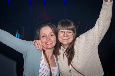 Katrin (links) und Katharina haben sichtlich Spaß.