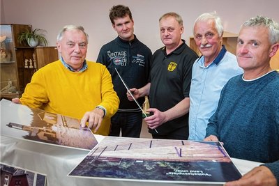 Bernd Spaeta, Jan Legler, Rüdiger Ulbricht, Bernd Reichmann und René Neubert (v.l.) berichteten über ihre Erlebnisse beim Jahrhunderthochwasser vor 20 Jahren. 