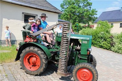 Stefan Fischers Traktor Normag stammt aus dem Jahr 1922.