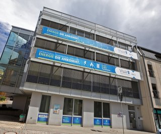 Auch am Gebäude der Stadtwerke in Lichtenstein werden die VWS-Schilder womöglich nicht mehr lange hängen. Für die Kunden soll sich aber nicht viel ändern. 