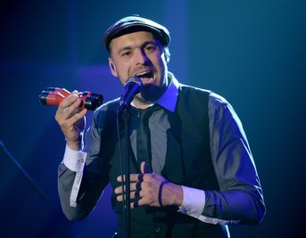 Max Mutzke soll am 31. Juli beim Schlosshofkonzert auf der Bühne stehen.  