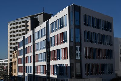 Das Technische Rathaus auf dem Gelände des früheren Conti-Lochs. Die Grundsatzentscheidung über den Umzug des Amtes von der Annaberger Straße dorthin fällte der Stadtrat Ende 2014 öffentlich.