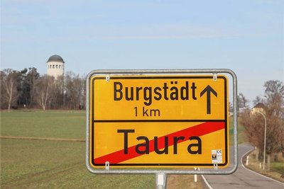 Auf eine Bildmontage eines Ortsschildes ist schon mal zu sehen, dass Taura ein Ortsteil von Burgstädt werden könnte. 