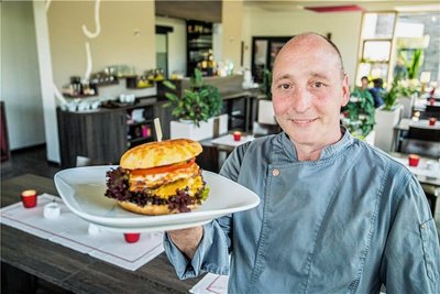 Tobias Gerlach ist im Restaurant des Reit- und Sporthotels Eibenstock der neue Chef in der Küche.