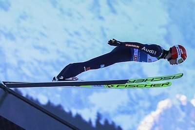Martin Hamann bei der Qualifikation für das Neujahrsspringen in Garmisch-Partenkirchen in Aktion. 