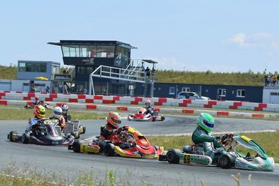 Eine Woche nach den Mini- und Pocket-Bikes machten jetzt die Karts in der Mülsener Arena E Station. 