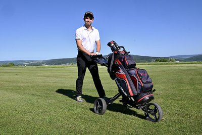 Der Wildbacher Rémy Martin dreht auf dem Neun-Loch-Platz in Bad Schlema regelmäßig eine Runde.