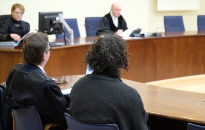 Der Angeklagte vor Gericht.
