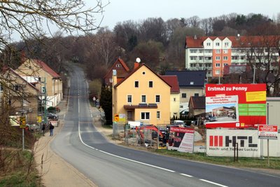 Die Ortseinfahrt nach Niederschöna. Hier ist ab Dienstag auf der B 173 alles dicht.