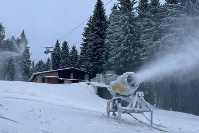 Auch auf dem benachbarten Keilberg auf tschechischer Seite sind die Vorbereitungen auf die Wintersaison im Gange.