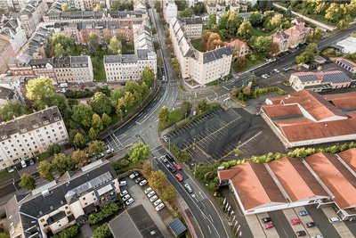 Im Bereich Reißiger/Lessing-/Martin-Luther-Straße soll nicht nur ein neuer Edeka-Markt entstehen, sondern auch ein neuer Kreisverkehr. Seit 2015 ist der frühere Einkaufsstandort (rechts im Bild) verwaist. 