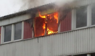 Das Feuer brach in einem Zimmer der zweiten Etage aus.