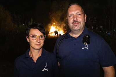 Annett Baersch und Wehrleiter Michael Kommichau führen den Besucherandrang dieses Jahr auch darauf zurück, dass andere Veranstaltungen aufgrund erhöhter Waldbrandgefahr abgesagt werden mussten.