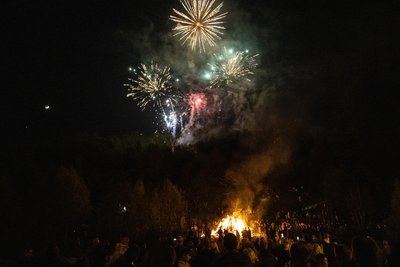 Für viele Besucher der Höhepunkte des Hexenfeuers in Bad Schlema: das große Feuerwerk gegen 22 Uhr.