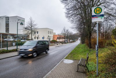 Die nächste Haltestelle wäre am Krankenhaus - doch dazwischen befindet sich ein steiler Anstieg zum Plattenbau-Wohngebiet.