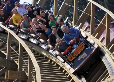 
              <p class="artikelinhalt">"El Toro"-Freuden garantiert Plohn mit Erfolg seit vergangenem Jahr. Eine zweite Achterbahn soll ab nächstem Jahr im neuen "Plohni-Dorf" mit nicht ganz so rasanten Fahrten das Twister-Angebot abrunden. Franko Martin/Arc hiv</p>
            