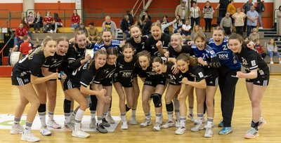 Man kann es den Nachwuchs-Handballerinnen des BSV Sachsen Zwickau ansehen: Der 26:15-Sieg am Sonntag gegen den TSC Berlin war für die junge Mannschaft mehr als ein versöhnlicher Ausklang der Bundesliga-Vorrunde. 