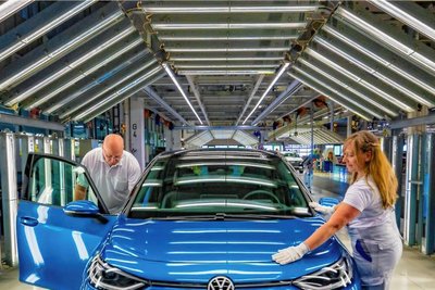 Hochproduktiv, aber nicht typisch für den Osten: Volkswagen feierte vor einigen Monaten die Weltpremiere des neuen ID.3 im Zwickauer Werk. 