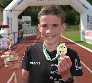 Der zwölfjährige Fritz Ungethüm vom VSC Klingenthal holte einen von fünf Landesmeistertiteln ins Vogtland.