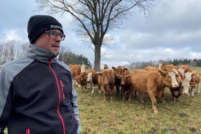 „Im Tierpark kann ich den Wolf auch niedlich finden“. Michael Pregler ist Landwirt im Vogtland.