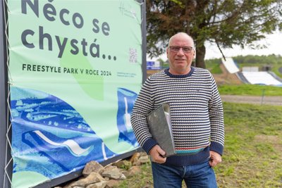 Nahe des Keilbergs, direkt hinter der deutsch-tschechischen Grenze, entsteht auf 4000 Quadratmetern der Freestyle-Park „Hranice“ – ein Pendant zum „Banger Park“ in Scharnitz (Österreich). Der Mann, der hinter diesem spannenden Projekt steht, ist Miroslav Schimmer. Kein Unbekannter.