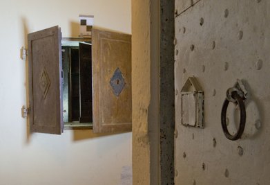 Bei der Aktion "Unentdeckte Orte" konnte 2017 auch der begehbare Tresor besichtigt werden.