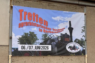 Die Vereinsmitglieder richten gerade das Gelände her, um auch 2026 wieder eine der größten Traktoren- und Landwirtschaftsgeräteschauen der Region zu ermöglichen.