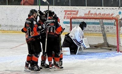 Der Jubel bei den Schönheider Wölfen ließ lange auf sich warten. Am Ende überwanden sie den starken Luchse-Keeper Justin Fuß aber doch noch sechsmal. 