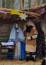 Das Krippenspiel ohne Publikum wurde im Park gefilmt. 