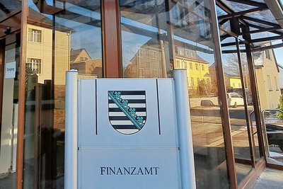 Das Finanzamt Zschopau hat mit 10.000 Feststellungsbescheiden erst gut ein Drittel der Fälle abgearbeitet.