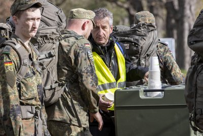 Unterwegs gab es Gelegenheit für viele Gespräche, auch mit dem Redakteur der „Freien Presse“.