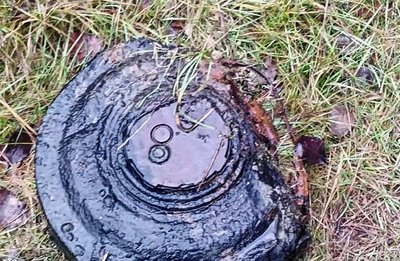 Diese und zwei weitere Panzerabwehrminen wurden am Freitag gefunden.