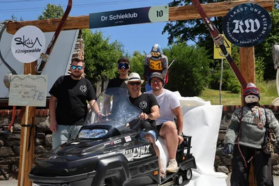 Wie der Skiclub sorgten viele Vereine aus Königswalde für bunte Schaubilder.