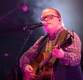 Angelo Kelly auf der Waldbühne in Schwarzenberg. 