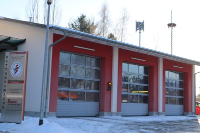 Feuerwehr und Rettungswache in Mehltheuer.