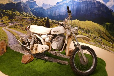 Das Besondere an diesem Pozza Alpinscooter ist der Kettenantrieb.
