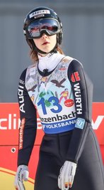 Skispringerin Josephin Laue.