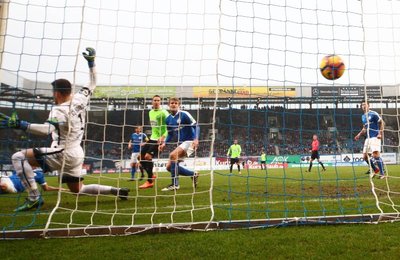 Treffer zum 1:0 für Chemnitz durch Torschütze Jamil Raphael Dem (nicht im Bild., Chemnitz).