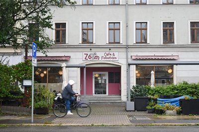 An der Ecke Elisenstraße und Straße der Nationen liegt das Café Zoom.
