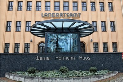 Im Landratsamt in Freiberg wird mit Hochdruck am neuen Haushaltsentwurf gearbeitet. Noch klafft eine große Lücke. 