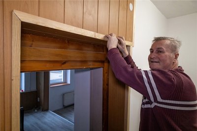 Mit vielen Eigenleistungen hat der Verein die Räume hergerichtet. Einer der engagierten Helfer ist Rolf Niemann.