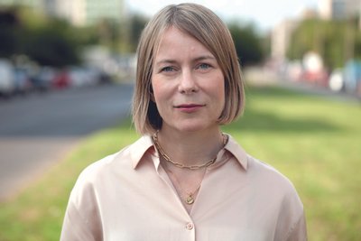 Journalistin und Autorin Sabine Rennefanz liest am 11. März im Tietz ab 18 Uhr aus ihrem Roman „Kosakenberg". Sie tritt gemeinsam mit dem tschechischen Autor Petr Šesták auf.