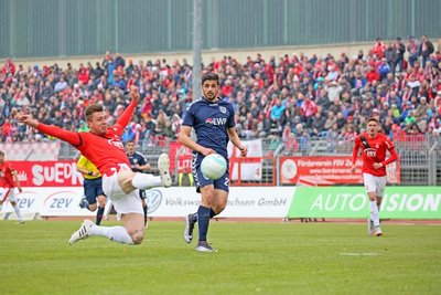 Davy Frick trifft zum 1:0.