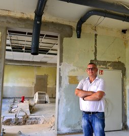 So sieht der Fachbereich Chemie im Erdgeschoss des Martin-Luther-Gymnasiums Frankenberg derzeit aus. Schulleiter Ingo Pezold hofft, dass im zweiten Schulhalbjahr hier wieder experimentiert werden kann. 